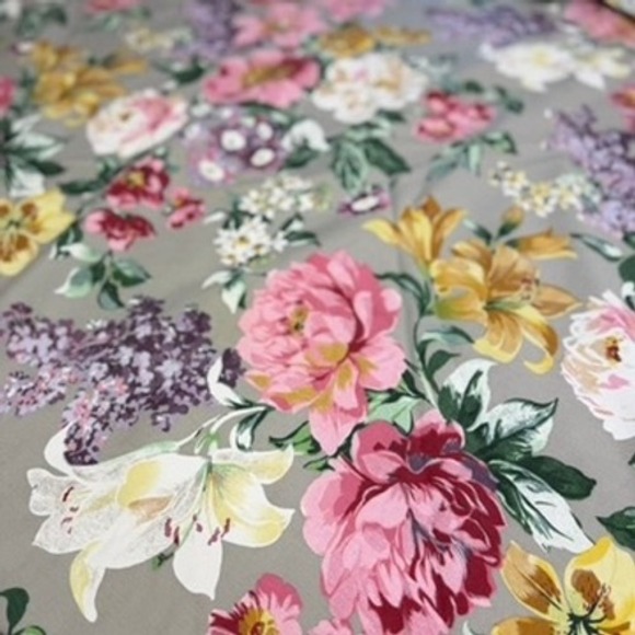 "Waterford "Floral Cotton Sateen Tablecloth Size 74" x 64" Cottagecore RD/Oval - Picture 3 of 8